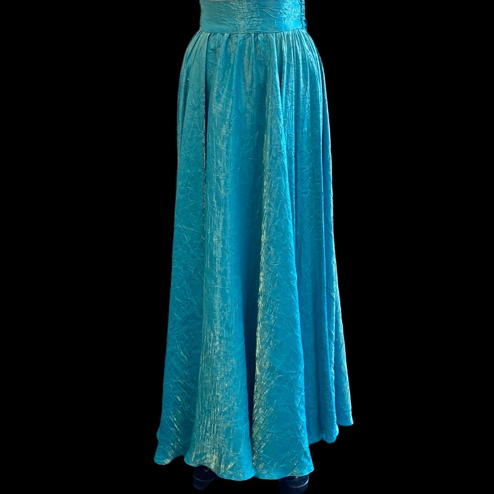 Hugo Buscati Iridescent Evening Skirt - Picture 3 of 16